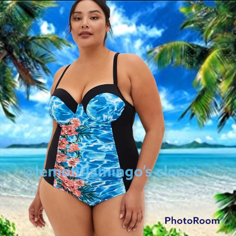 NWT TORRID lattice back tropical blue water floral swimsuit